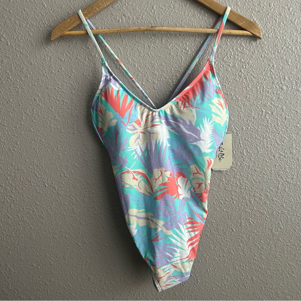 NEW Salt Life white tropical floral cinched back‎ strap one piece bathing suit